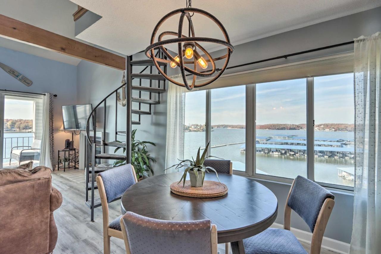 Sunny Osage Beach With Balcony And Lakefront View 外观 照片