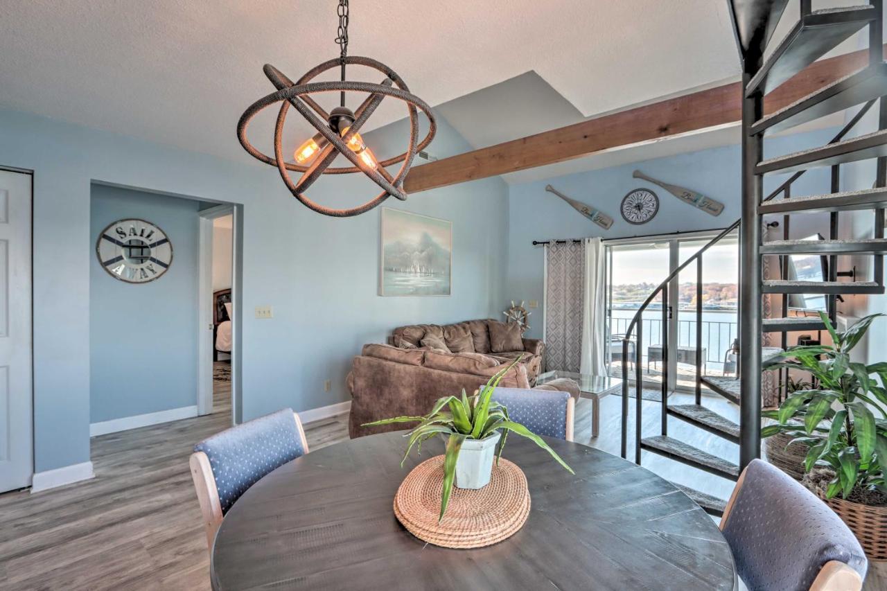 Sunny Osage Beach With Balcony And Lakefront View 外观 照片